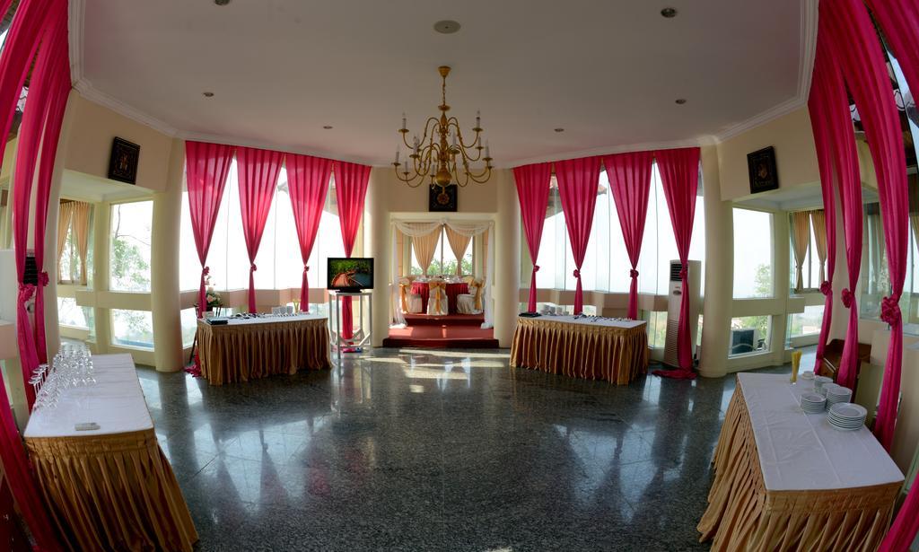 Mount Pleasant Hotel Oattara Thiri Exteriör bild